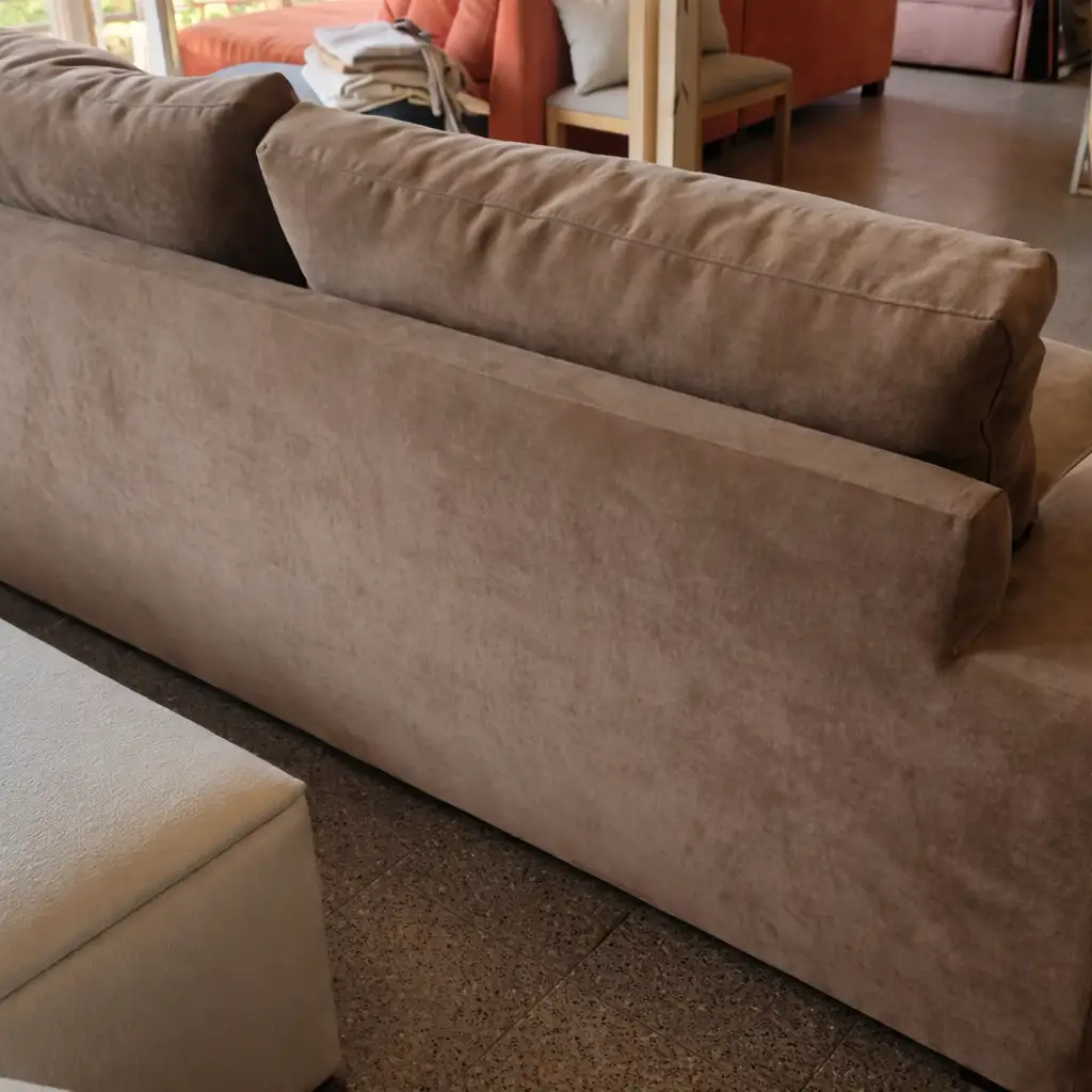 Tapizado de sillón de un cuerpo en tela beige